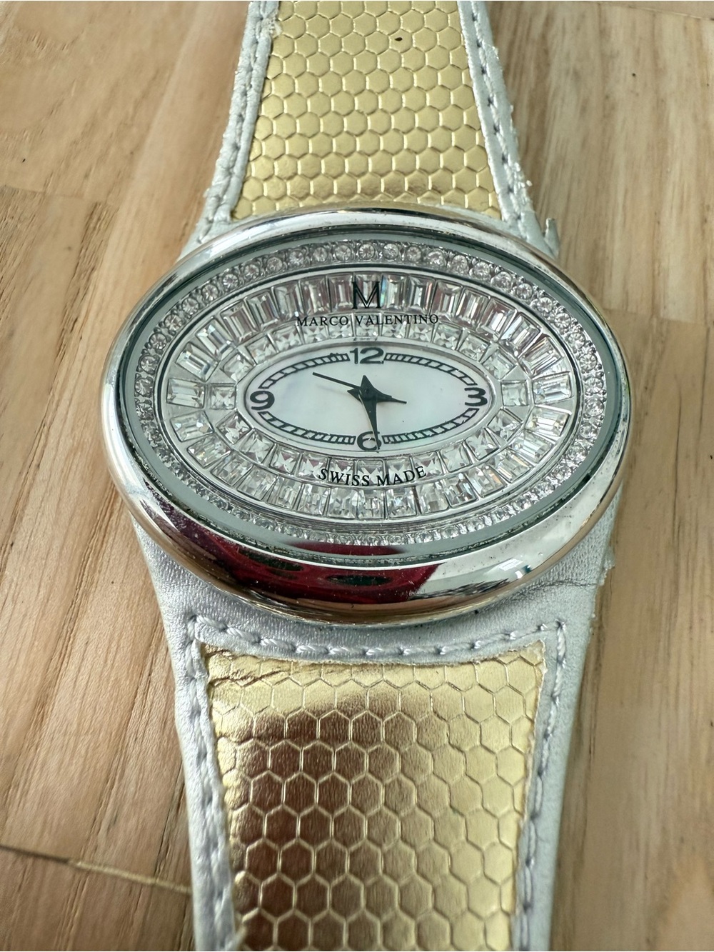 Marco Valentino ladies oval crystal accented watch NEW BATTERY